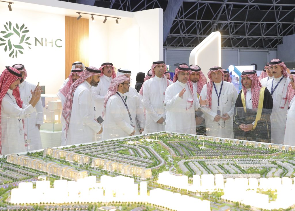 افتتح وكيل وزارة البلديات والإسكان لتحفيز المعروض السكني والتطوير العقاري أعمال وفعاليات معرض سيريدو 2025 في سوبر دوم جدة جنان فدك للتطوير والاستثمار العقاري شقق شقة دبلكس دبلكسية دوبلكس دوبلكسية عقار سيهات القطيف جنان فدك